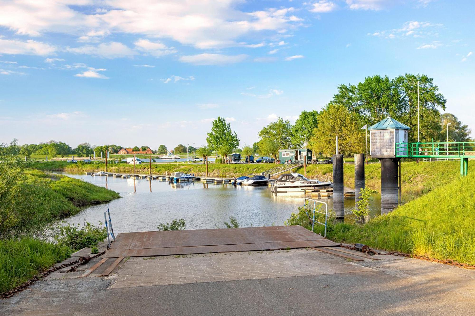 Am Faehrhafen * Neu Darchau